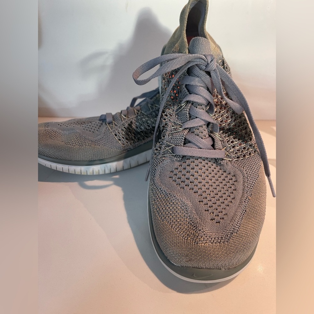 Nike Free Run light army green siz 10 - Picture 3 of 5